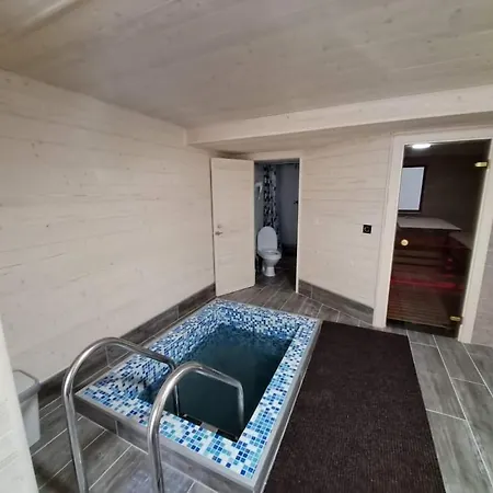 у курила з сауною та чаном на дровах *