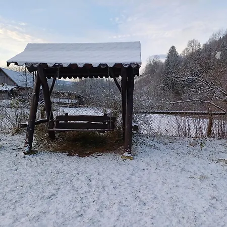 Apartment у курила з сауною та чаном на дровах