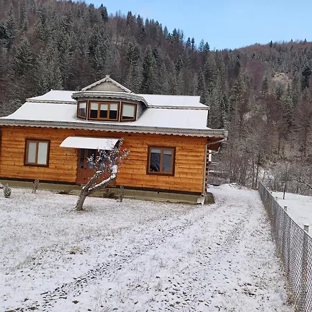 у курила з сауною та чаном на дровах Apartment *