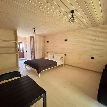 у курила з сауною та чаном на дровах