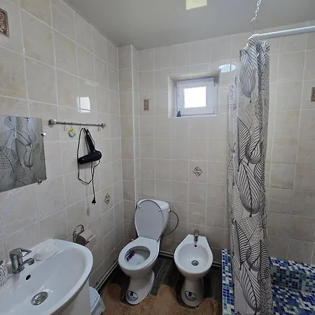 Apartment у курила з сауною та чаном на дровах